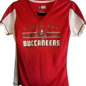 Bucs V-Neck Size S Excellent condition, Ships next‎ day .
